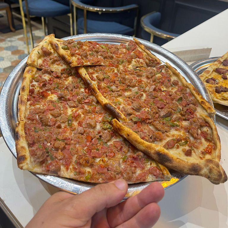 Kuşbaşılı Pide